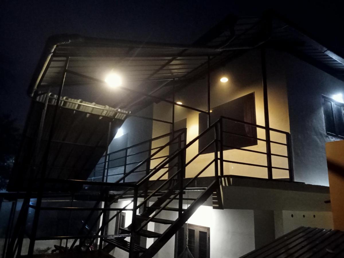 אידוקי La Casa De Alexa Homestay מראה חיצוני תמונה