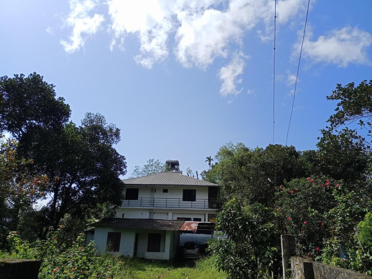 אידוקי La Casa De Alexa Homestay מראה חיצוני תמונה